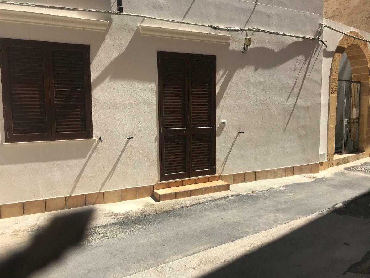 Casa Vacanze Antico Mercato 마르살라 외부 사진